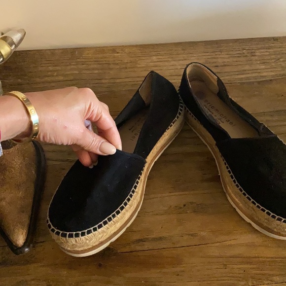 Shoes - Picture 11 of 16